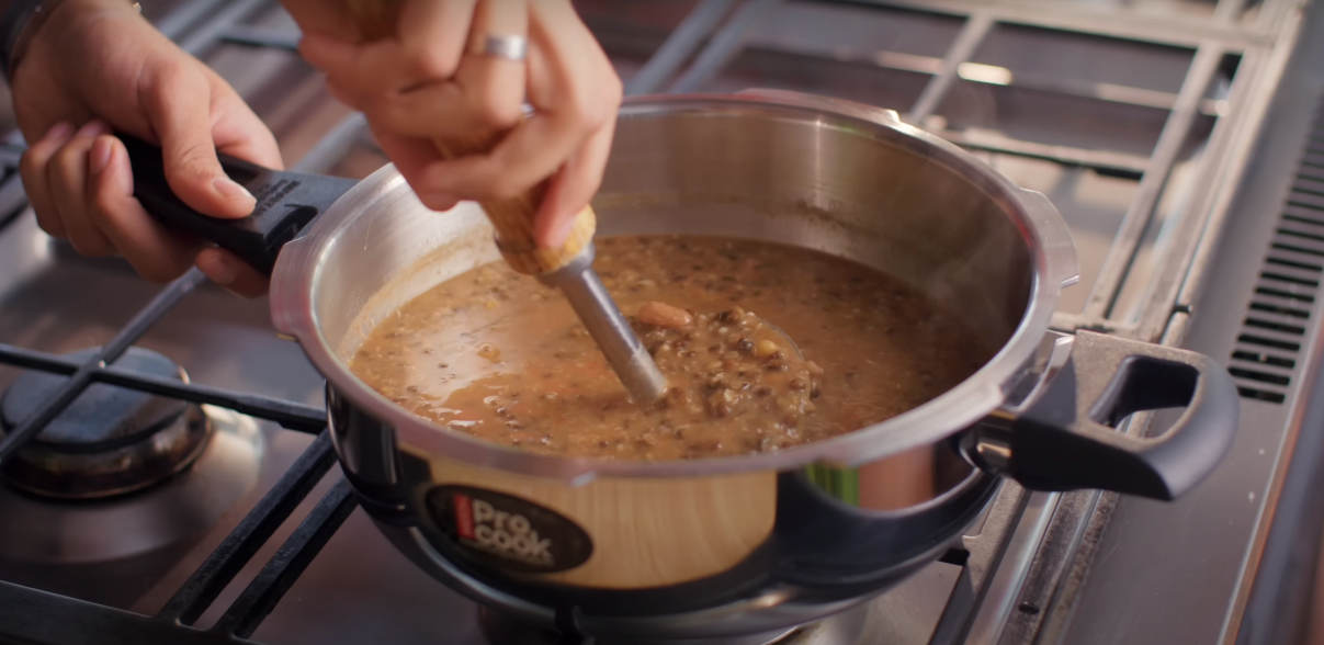 Dal Makhani Recipe ढाभा स्टाइल दाल मखनी बनाने का आसान तरीका हर step इमेज के साथ 6 Dal Makhani Recipe