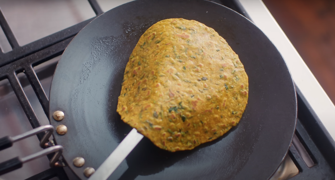 Methi Thepla Recipe In Hindi | राजस्थानी स्टाइल में हर एक step व इमेज के साथ 12 Methi Thepla Recipe