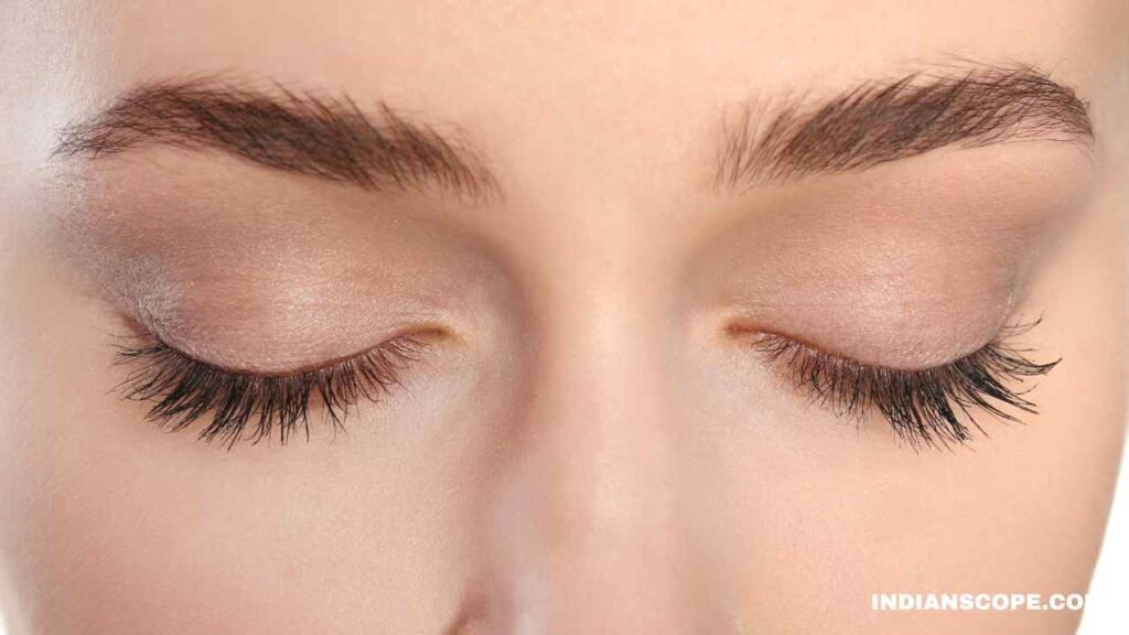 How to Grow Eyelashes Naturally: Expert Tips for Longer, Healthier Lashes 2 How to Grow Eyelashes Naturally