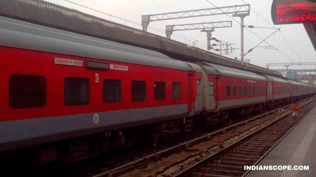 Does Rajdhani Provide Food